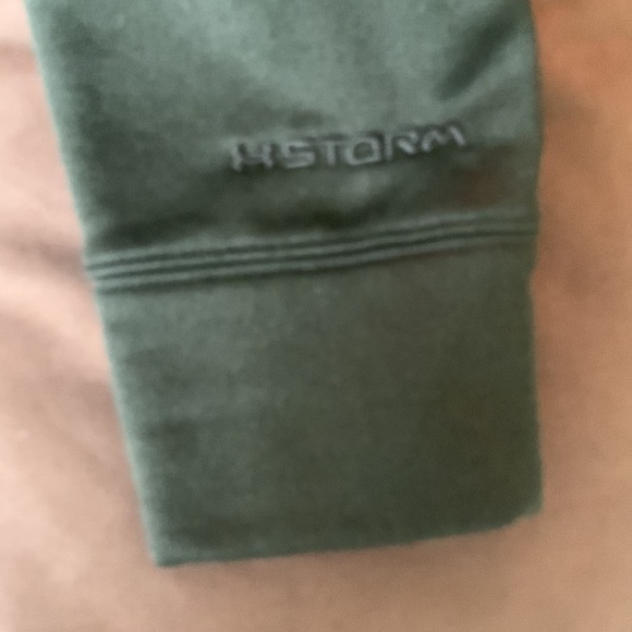 Under Armour Women’s Green & Pink Tree Camo Hoodie • Size Medium • - Picture 4 of 4